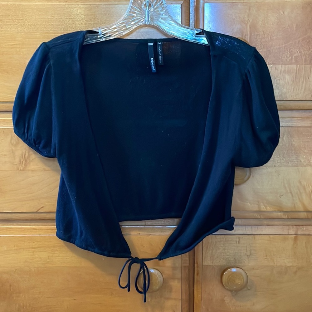 Takeout black shrug
